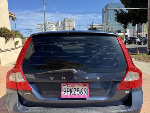 Used 2008 Volvo V70 FWD image 6