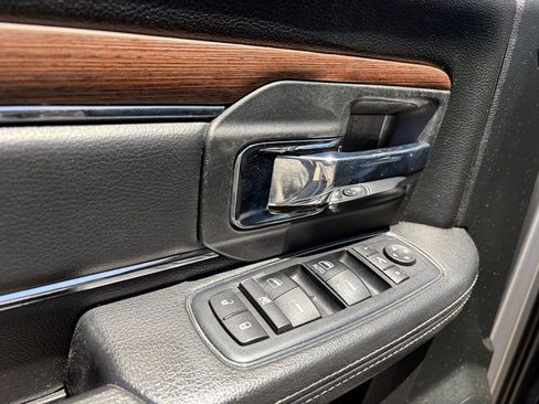 Used 2018 RAM 1500 Laramie w/ Convenience Group AWD/4WD image 6
