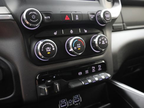 Used 2022 RAM 2500 Big Horn w/ Night Edition AWD/4WD image 46