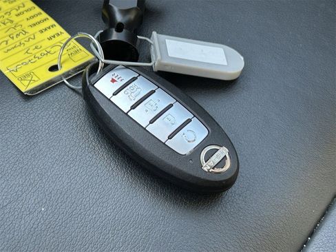 Certified 2022 Nissan Rogue SL w/ SL Premium Package image 10