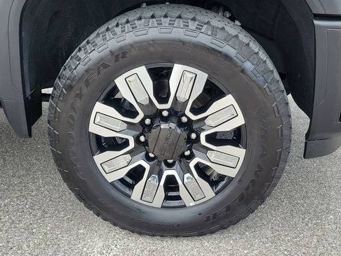 Used 2025 GMC Sierra 3500 Denali w/ Denali Reserve Package AWD/4WD image 7