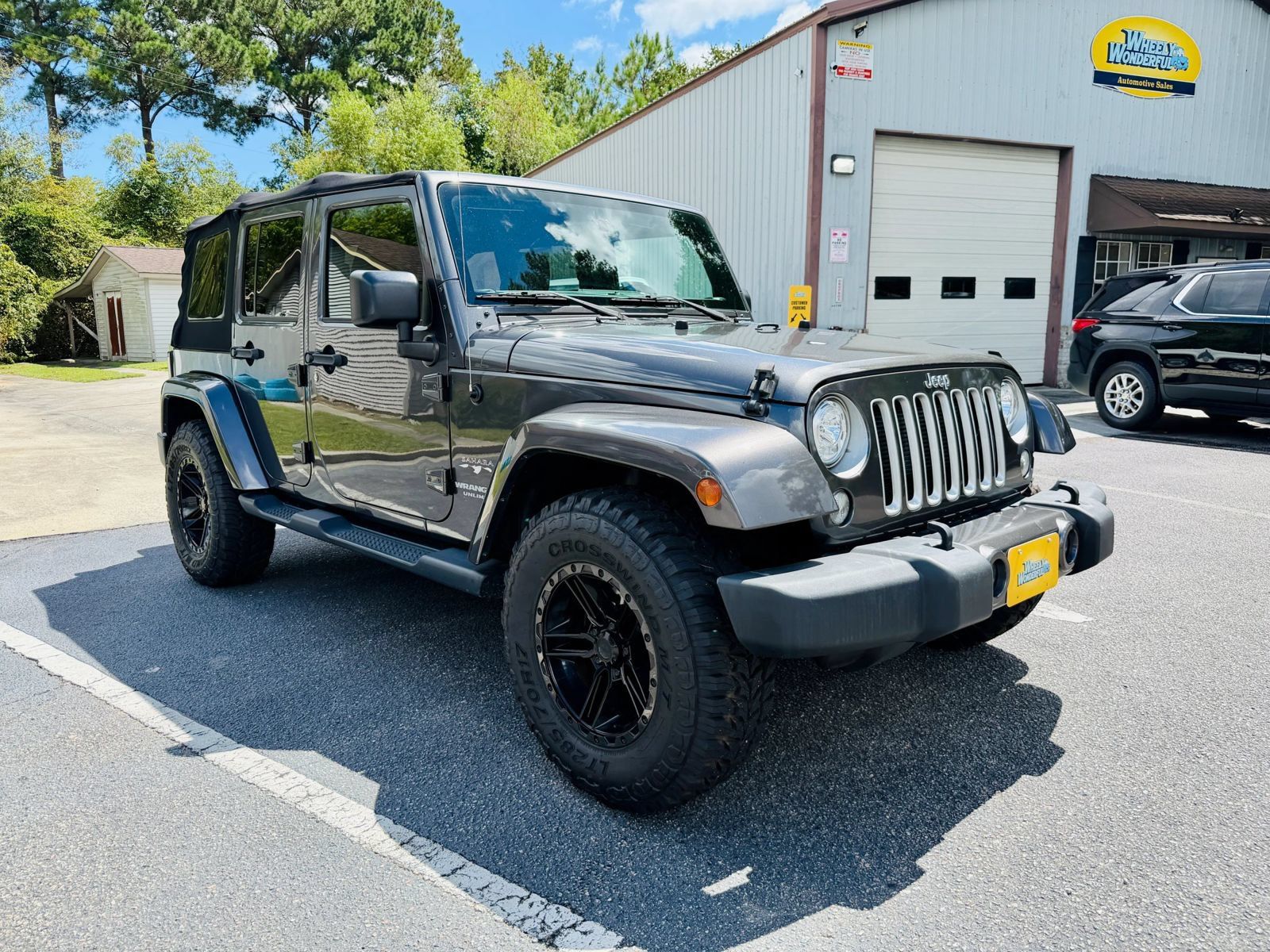 Used 2017 Jeep Wrangler Unlimited Sahara w/ Max Tow Package AWD/4WD image 1