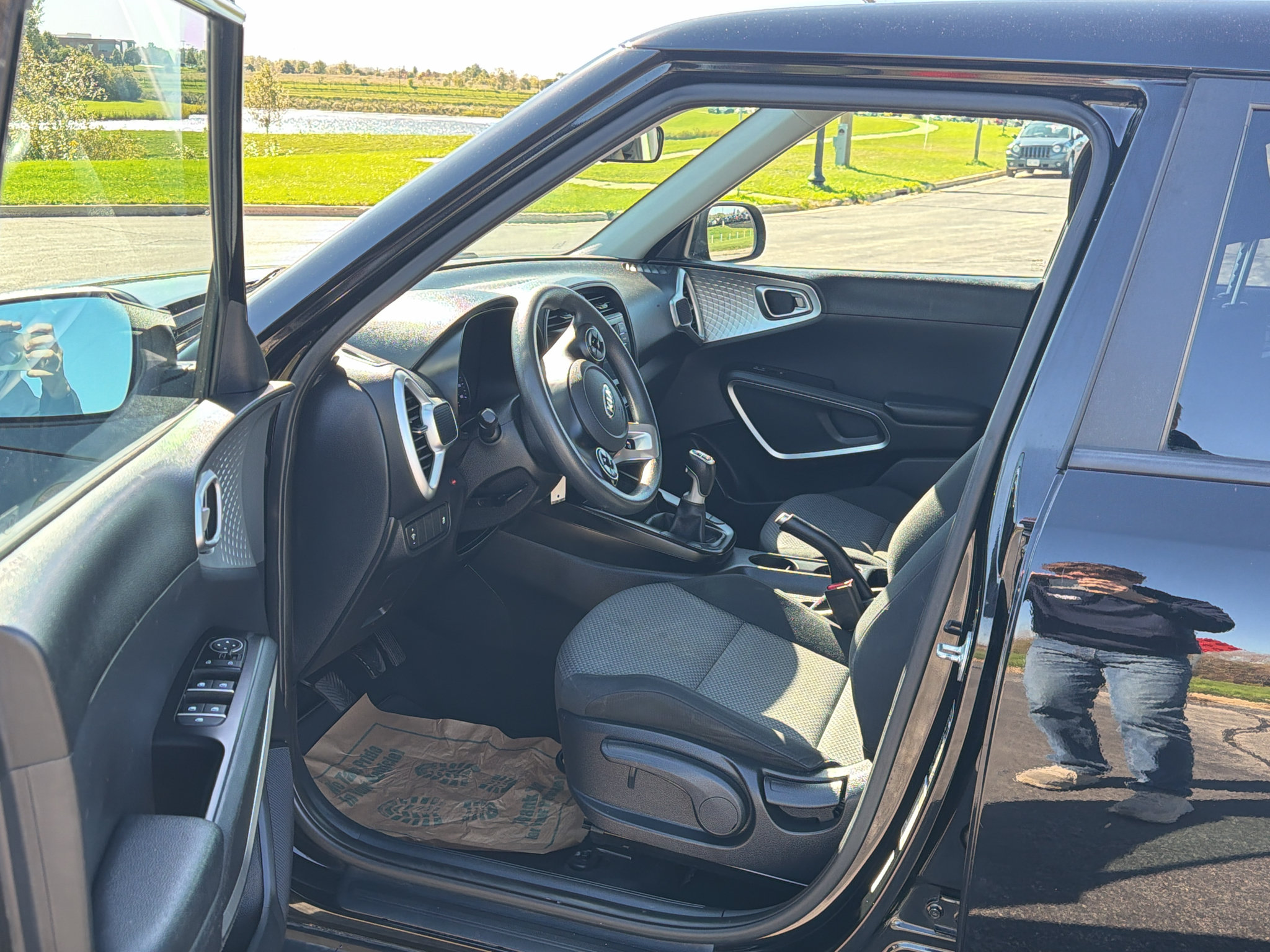 Used 2021 Kia Soul LX FWD image 13