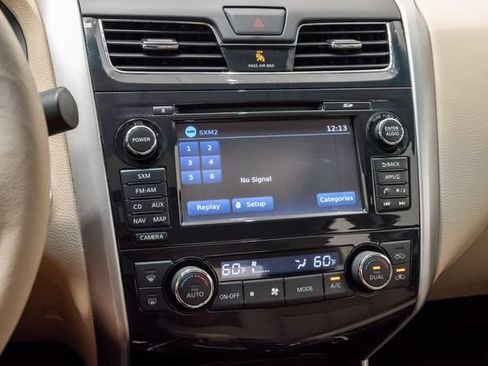 Used 2015 Nissan Altima 3.5 SL FWD image 16