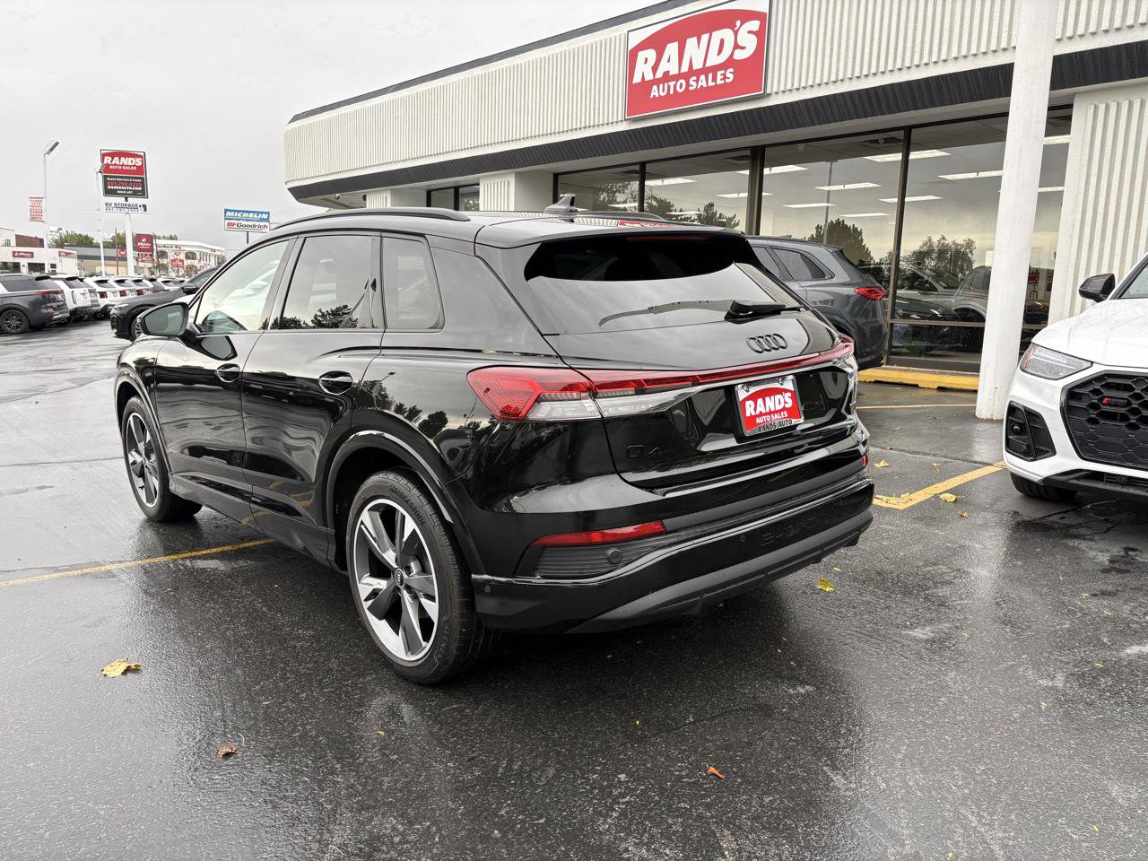 Used 2024 Audi Q4 e-tron Premium Plus w/ Premium Plus AWD/4WD image 6
