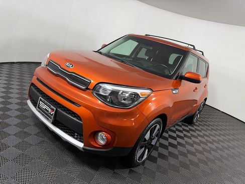 Used 2018 Kia Soul + FWD image 17