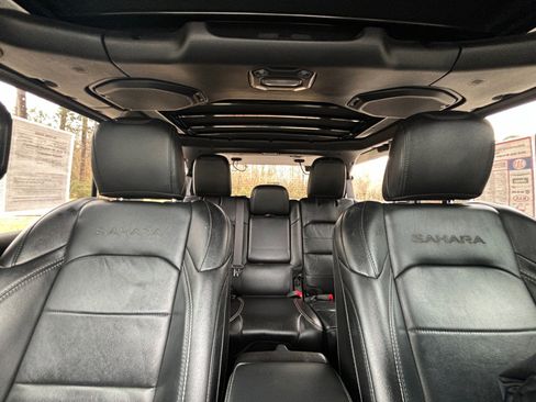 Used 2019 Jeep Wrangler Unlimited Sahara image 30