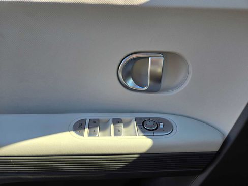 Used 2024 Hyundai Ioniq 5 SE RWD image 24