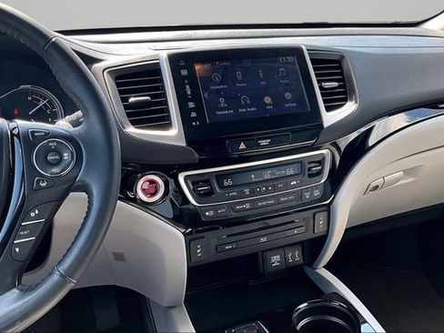 Used 2016 Honda Pilot Touring image 6