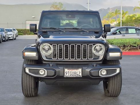 Used 2025 Jeep Wrangler Unlimited Sahara w/ Safety Group AWD/4WD image 3