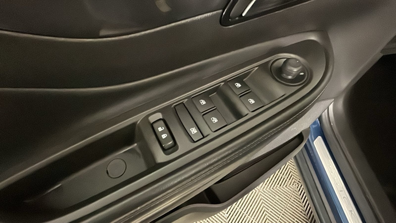 Used 2019 Buick Encore Preferred AWD/4WD image 13
