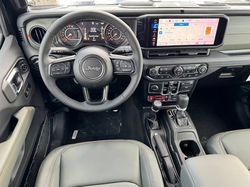 New 2026 Jeep Gladiator Mojave w/ Steel Bumper Group AWD/4WD image 17