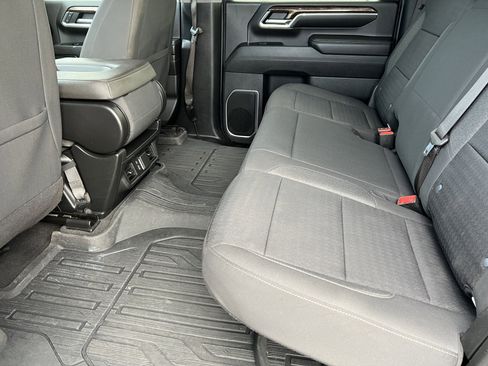 Used 2024 GMC Sierra 3500 SLE w/ SLE Convenience Package image 16