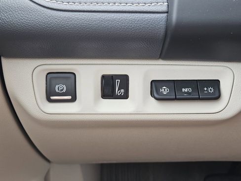 Used 2023 GMC Acadia Denali AWD/4WD image 25