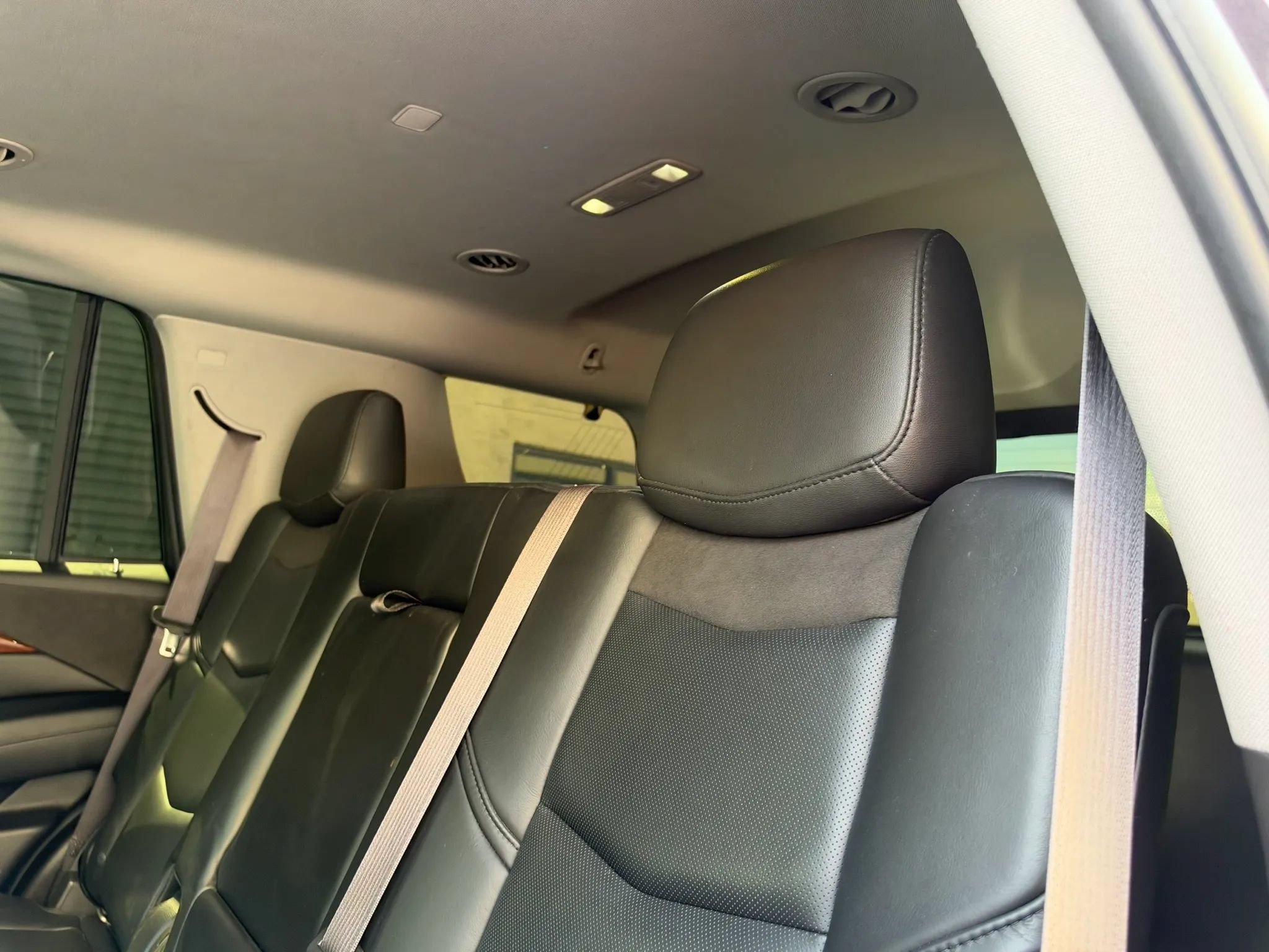 Used 2015 Cadillac Escalade Premium RWD image 33