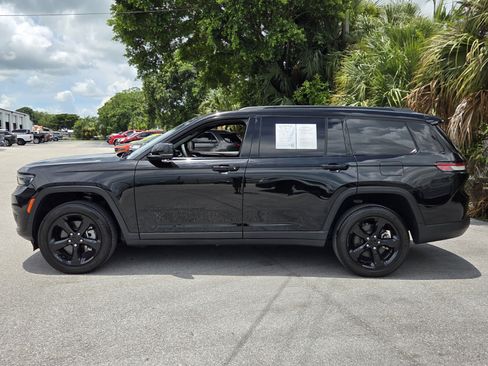 Used 2024 Jeep Grand Cherokee L Altitude RWD image 2