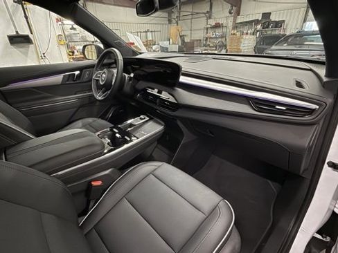 Used 2025 Buick Enclave Preferred image 19