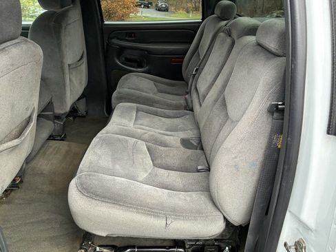 Used 2007 GMC Sierra 3500 SLE w/ Heavy-Duty Power Package image 16