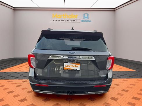 Used 2020 Ford Explorer XLT w/ Equipment Group 202A image 4