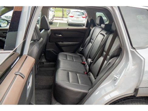 Used 2023 Nissan Rogue SL w/ SL Premium Package AWD/4WD image 18