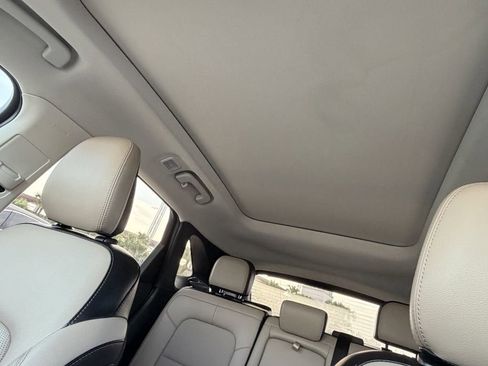 Used 2022 Ford Escape SEL FWD image 34