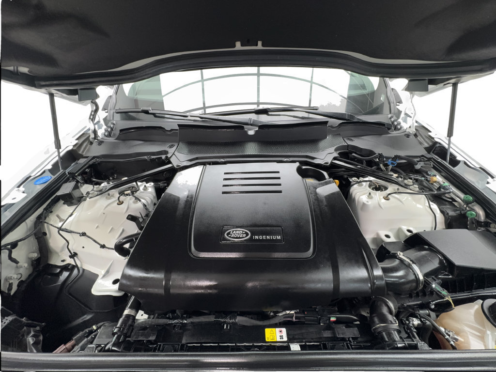 Used 2023 Land Rover Discovery S AWD/4WD image 20