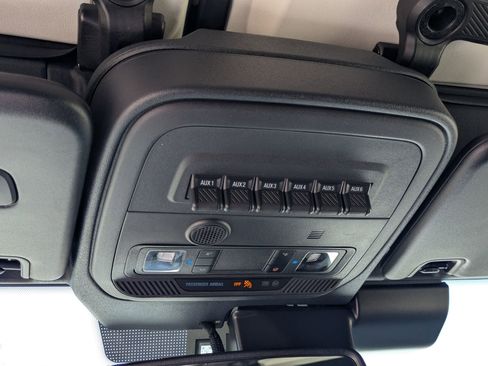 Certified 2025 Ford Bronco Badlands AWD/4WD image 28