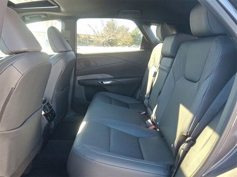 Used 2025 Lexus RX 350 Premium image 11