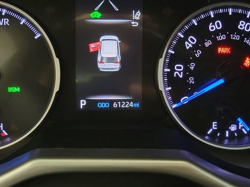 Used 2021 Toyota RAV4 XLE AWD/4WD image 2