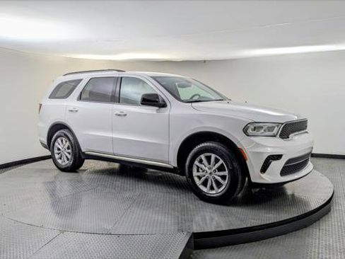 Used 2024 Dodge Durango SXT image 11