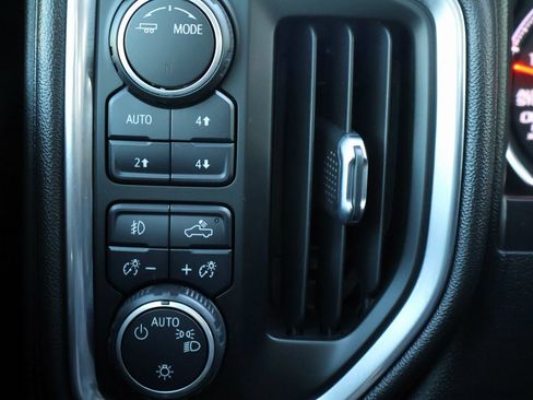 Used 2021 Chevrolet Silverado 1500 RST image 34