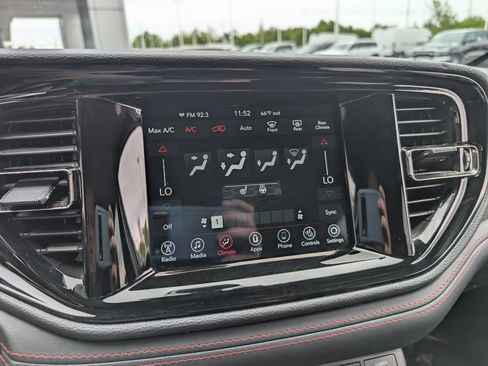 Used 2023 Dodge Durango GT image 27