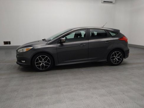 Used 2016 Ford Focus SE w/ SE Sport Package image 2