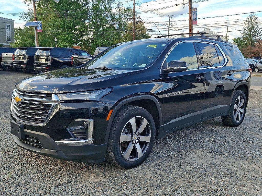Used 2023 Chevrolet Traverse LT AWD/4WD image 3