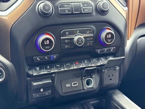 Used 2022 Chevrolet Silverado 2500 High Country w/ Z71 Off-Road Package image 30