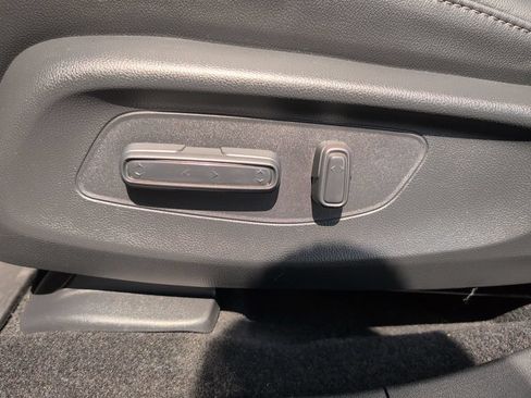 Used 2025 Honda HR-V EX-L image 10