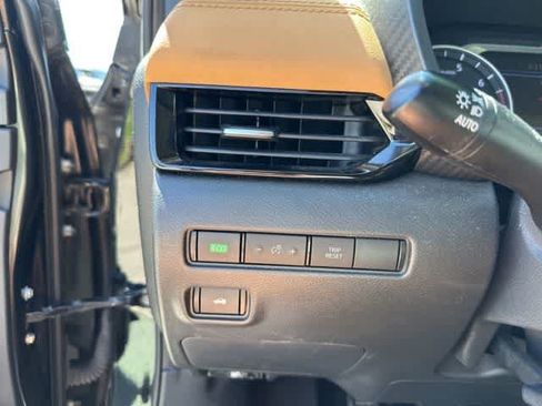 Used 2022 Nissan Sentra SV w/ SV Premium Package FWD image 13