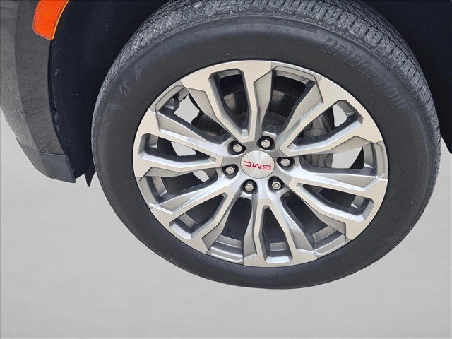 Used 2022 GMC Yukon XL Denali AWD/4WD image 11