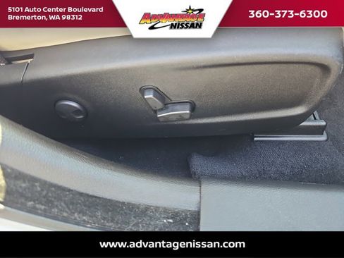 Used 2022 Chrysler 300 Touring L image 28