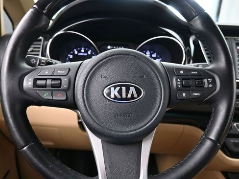 Used 2016 Kia Sedona SX Limited image 37