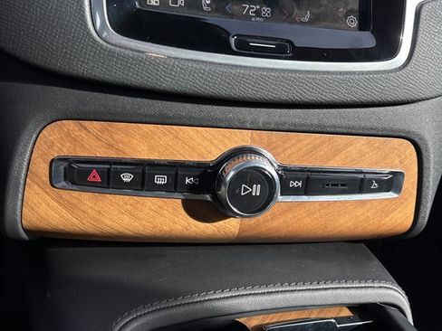 Used 2024 Volvo XC90 B5 Plus image 37