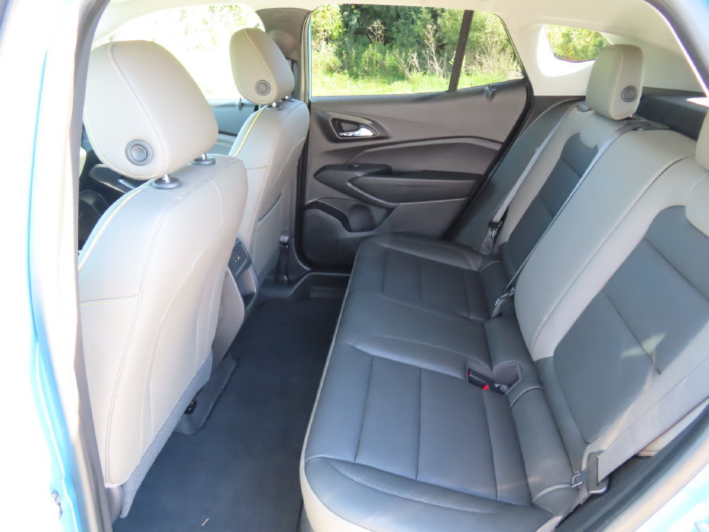 Used 2025 Chevrolet Trax ACTIV w/ Driver Confidence Package FWD image 26
