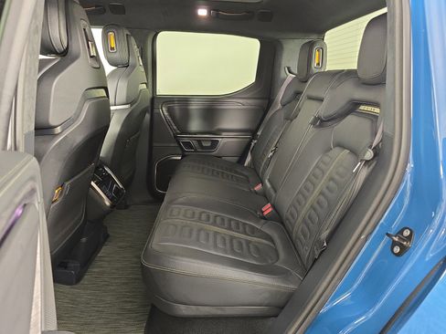 Used 2022 Rivian R1T Adventure image 21