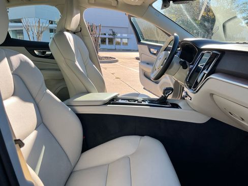 Used 2020 Volvo S60 T5 Momentum w/ Protection Package image 19