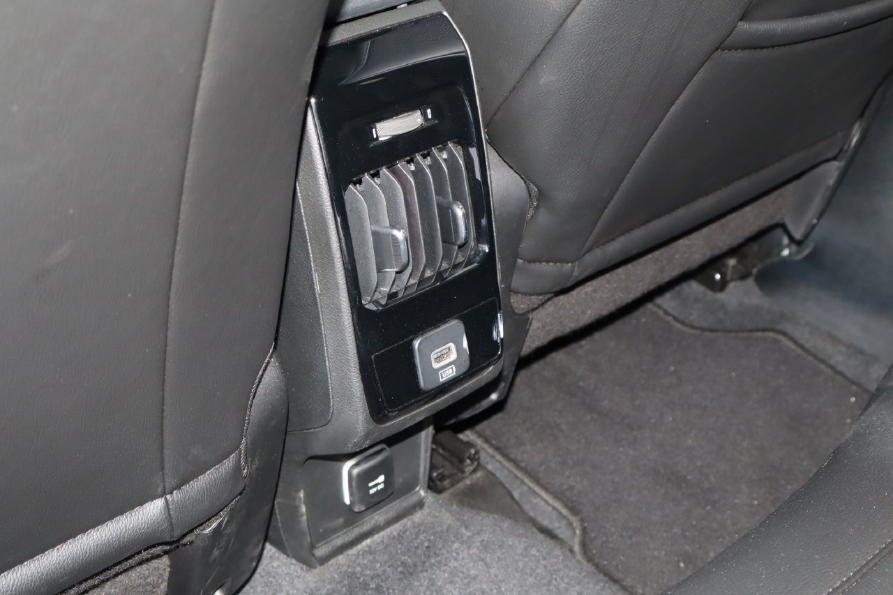 Used 2026 Jeep Compass Limited AWD/4WD image 18