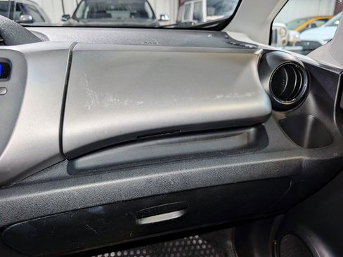 Used 2010 Honda Fit Sport image 32