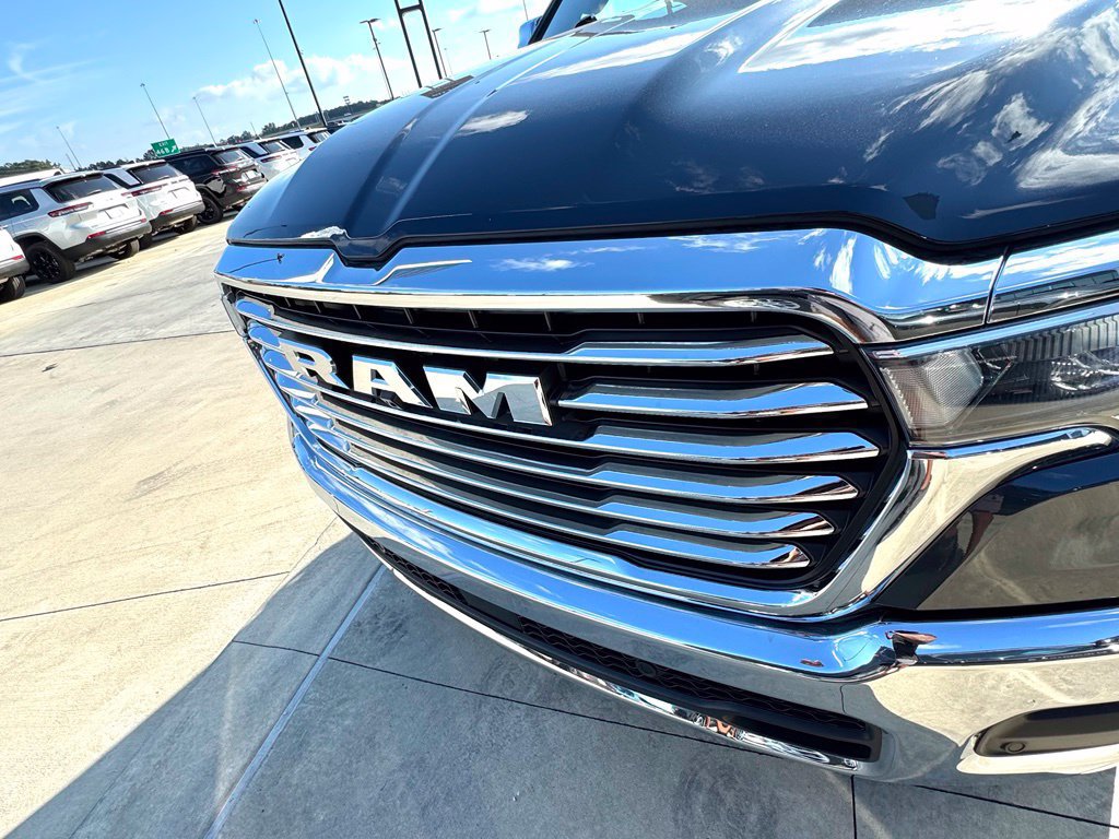 Used 2026 RAM 1500 Laramie AWD/4WD image 2