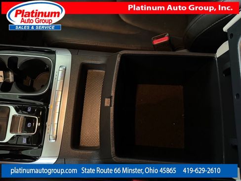 Used 2023 Kia Carnival EX FWD image 27