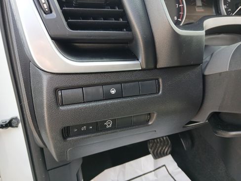 Used 2023 Nissan Rogue SV AWD/4WD image 12