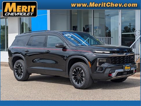 Certified 2025 Chevrolet Traverse Z71 w/ Driver Confidence Package AWD/4WD image 1